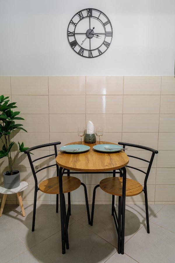 Sunny & Modern Apt For 3 Persons Athens Exterior photo