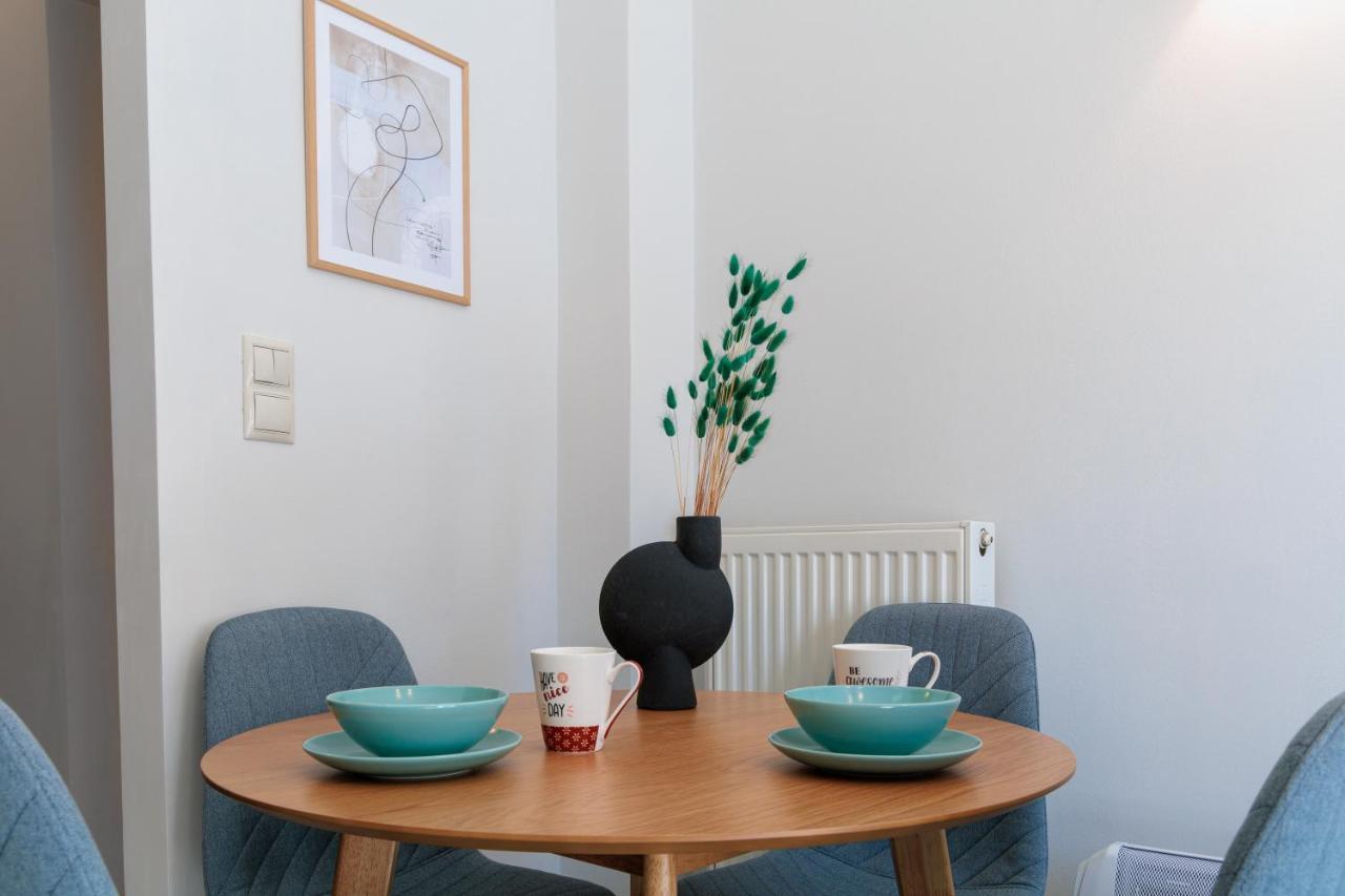 Sunny & Modern Apt For 3 Persons Athens Exterior photo